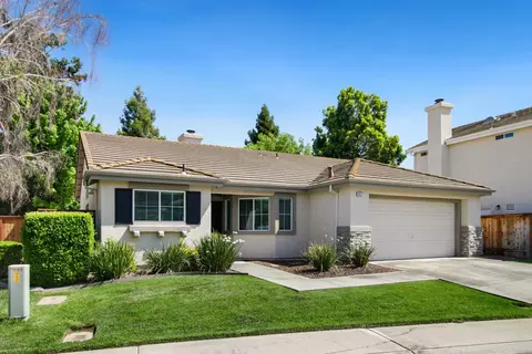 9527 Lake Park Ln, Elk Grove, CA 95758