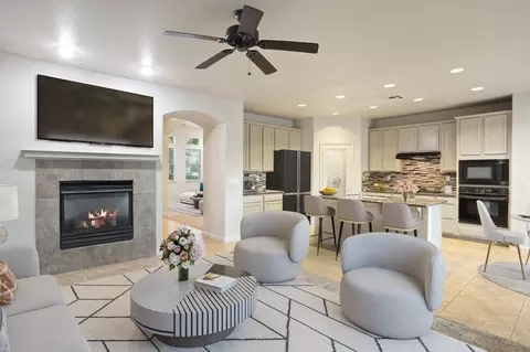 Living - 1401 Oasis Ln, Patterson, CA 95363 photo 2 of 3