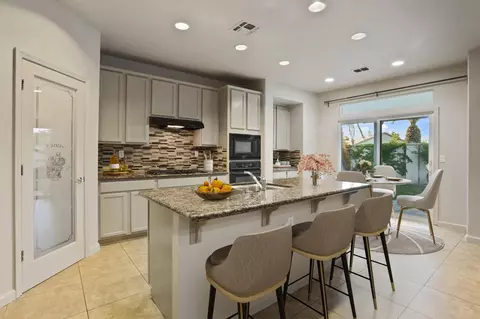 Kitchen - 1401 Oasis Ln, Patterson, CA 95363 photo 2 of 2