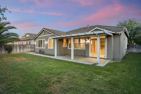Exterior - 1401 Oasis Ln, Patterson, CA 95363 photo 3 of 10