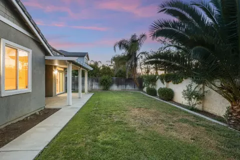 Exterior - 1401 Oasis Ln, Patterson, CA 95363 photo 6 of 10