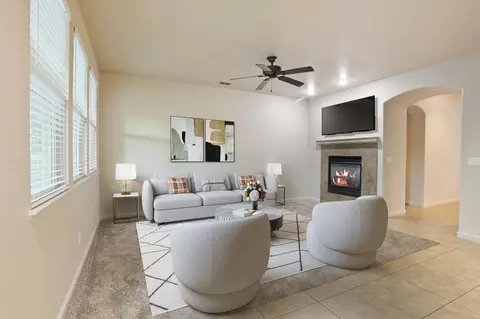 Living - 1401 Oasis Ln, Patterson, CA 95363 photo 3 of 3