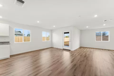 4189 Pittenger Dr, Olivehurst, CA 95961 photo 8