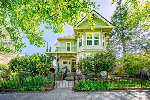 30 W Grass Valley St, Colfax, CA 95713 photo 1