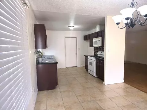 Kitchen - 1657 Duncan Dr, Tracy, CA 95376 photo 1 of 2