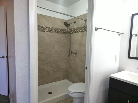 Bath - 1657 Duncan Dr, Tracy, CA 95376 photo 1 of 2