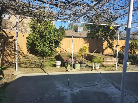 Exterior - 1657 Duncan Dr, Tracy, CA 95376 photo 4 of 4