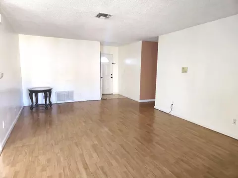 Living - 1657 Duncan Dr, Tracy, CA 95376 photo 3 of 4