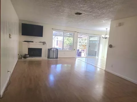 Living - 1657 Duncan Dr, Tracy, CA 95376 photo 2 of 4