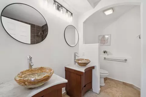 Bath - 1680 Tahoe Cir, Tracy, CA 95376 photo 3 of 4