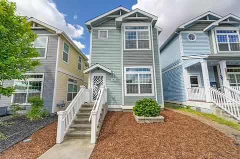 105 Hickory St, Roseville, CA 95678