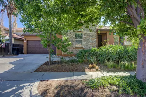 Exterior - 512 Squash Creek Ln, Patterson, CA 95363 photo 3 of 15