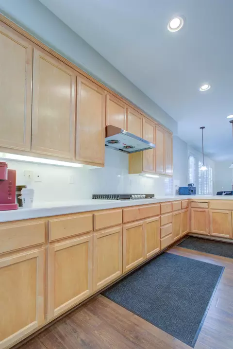 Kitchen - 512 Squash Creek Ln, Patterson, CA 95363 photo 7 of 10