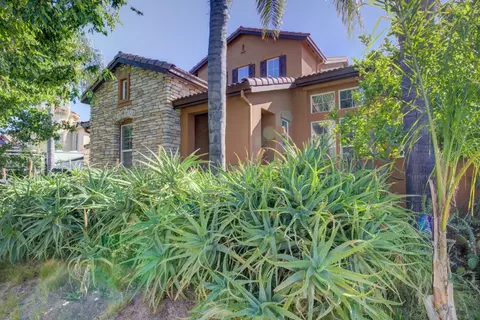 Exterior - 512 Squash Creek Ln, Patterson, CA 95363 photo 2 of 15
