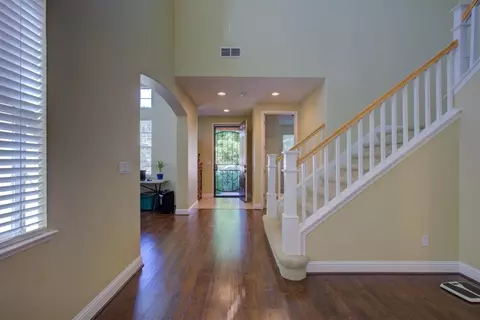 Entry Way - 512 Squash Creek Ln, Patterson, CA 95363 photo 3 of 12