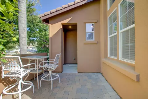 Exterior - 512 Squash Creek Ln, Patterson, CA 95363 photo 5 of 15