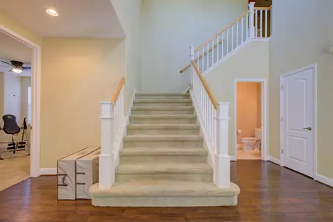 Entry Way - 512 Squash Creek Ln, Patterson, CA 95363 photo 6 of 12
