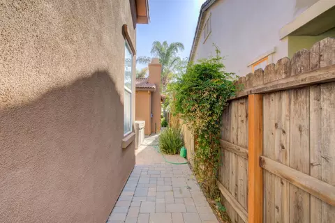 Exterior - 512 Squash Creek Ln, Patterson, CA 95363 photo 9 of 15