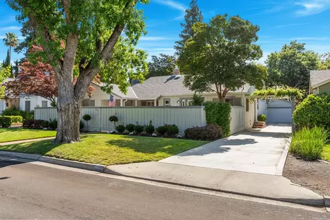 1018 Douglas Ave, Modesto, CA 95350 photo 2