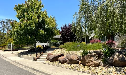 61 Corliss Dr, Moraga, CA 94556 photo 2