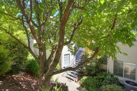 Exterior - 2804 Beachcomber Dr, Rocklin, CA 95677 photo 4 of 10