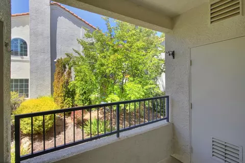 Exterior - 2804 Beachcomber Dr, Rocklin, CA 95677 photo 2 of 10
