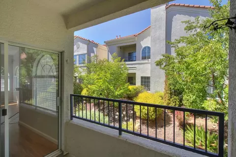 Exterior - 2804 Beachcomber Dr, Rocklin, CA 95677 photo 3 of 10