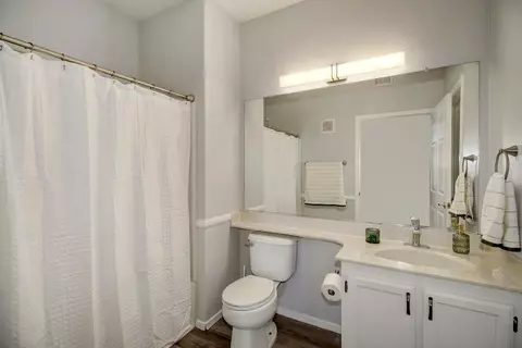 Bath - 2804 Beachcomber Dr, Rocklin, CA 95677 photo 4 of 5