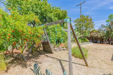 Exterior - 907 Villanova Dr, Davis, CA 95616 photo 11 of 13