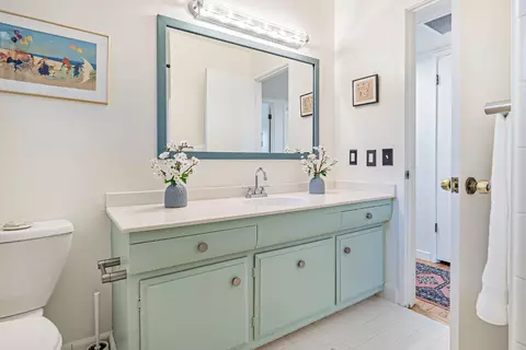 Bath - 907 Villanova Dr, Davis, CA 95616 photo 2 of 3