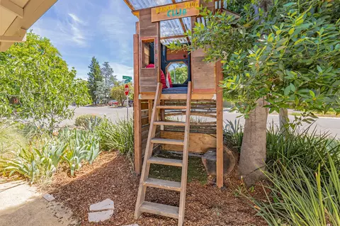 Exterior - 907 Villanova Dr, Davis, CA 95616 photo 5 of 13