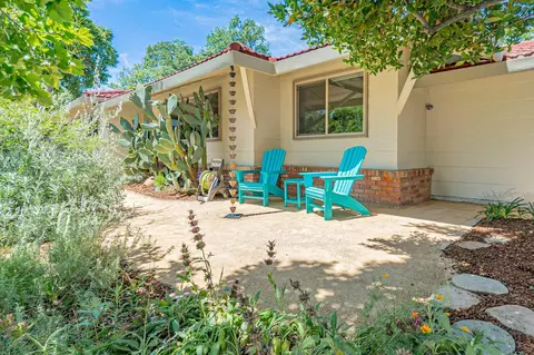 Exterior - 907 Villanova Dr, Davis, CA 95616 photo 4 of 13