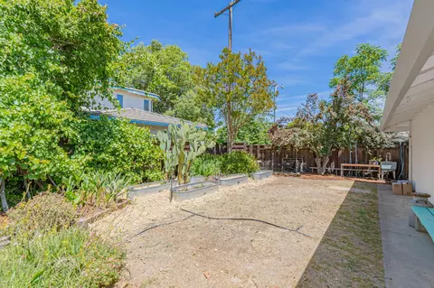 Exterior - 907 Villanova Dr, Davis, CA 95616 photo 10 of 13