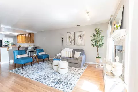 Living - 4029 Dale Rd #D, Modesto, CA 95356 photo 2 of 5
