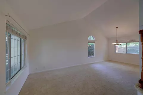 8314 Benjamin Dr, Antelope, CA 95843 photo 4