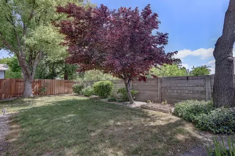 8314 Benjamin Dr, Antelope, CA 95843 photo 22
