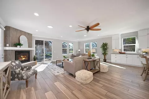 Living - 3710 Sutter Hill Ln, Carmichael, CA 95608 photo 1 of 5
