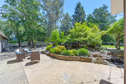 Exterior - 3710 Sutter Hill Ln, Carmichael, CA 95608 photo 32 of 36