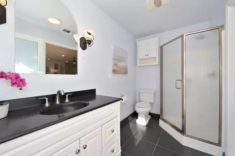 Bath - 3710 Sutter Hill Ln, Carmichael, CA 95608 photo 1 of 6