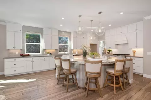 Kitchen - 3710 Sutter Hill Ln, Carmichael, CA 95608 photo 4 of 5