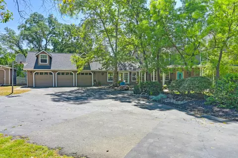 Exterior - 3710 Sutter Hill Ln, Carmichael, CA 95608 photo 19 of 36