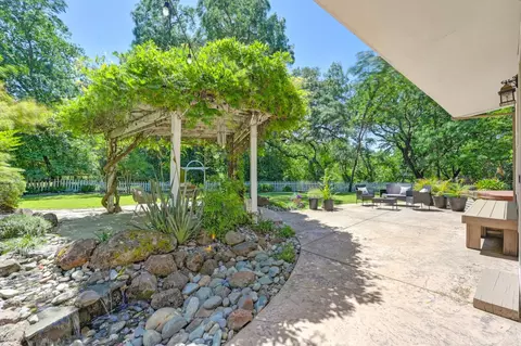 Exterior - 3710 Sutter Hill Ln, Carmichael, CA 95608 photo 31 of 36