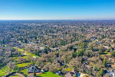 View/Area - 3710 Sutter Hill Ln, Carmichael, CA 95608 photo 3 of 5