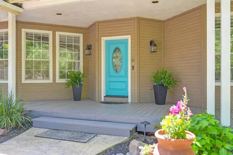 Exterior - 3710 Sutter Hill Ln, Carmichael, CA 95608 photo 21 of 36
