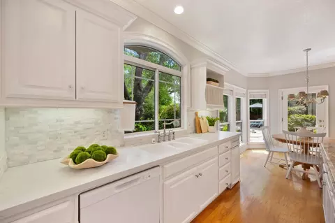 Kitchen - 4541 Mountaingate, Rocklin, CA 95765 photo 5 of 10