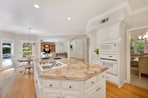 Kitchen - 4541 Mountaingate, Rocklin, CA 95765 photo 2 of 10