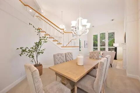 Dining - 4541 Mountaingate, Rocklin, CA 95765 photo 3 of 5