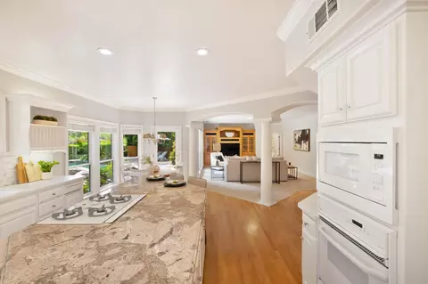 Kitchen - 4541 Mountaingate, Rocklin, CA 95765 photo 9 of 10