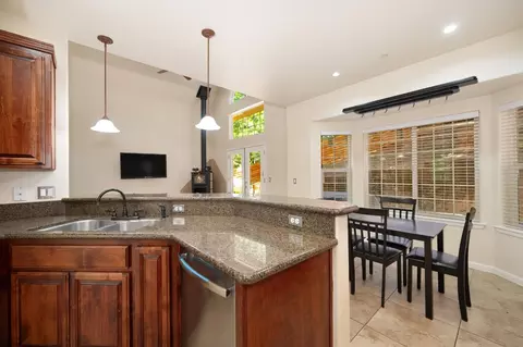 Kitchen - 11569 Ball Rd, Grass Valley, CA 95949 photo 7 of 10