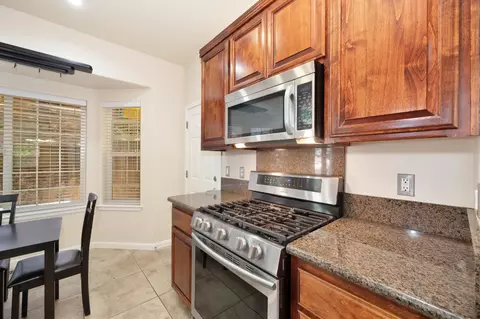 Kitchen - 11569 Ball Rd, Grass Valley, CA 95949 photo 5 of 10